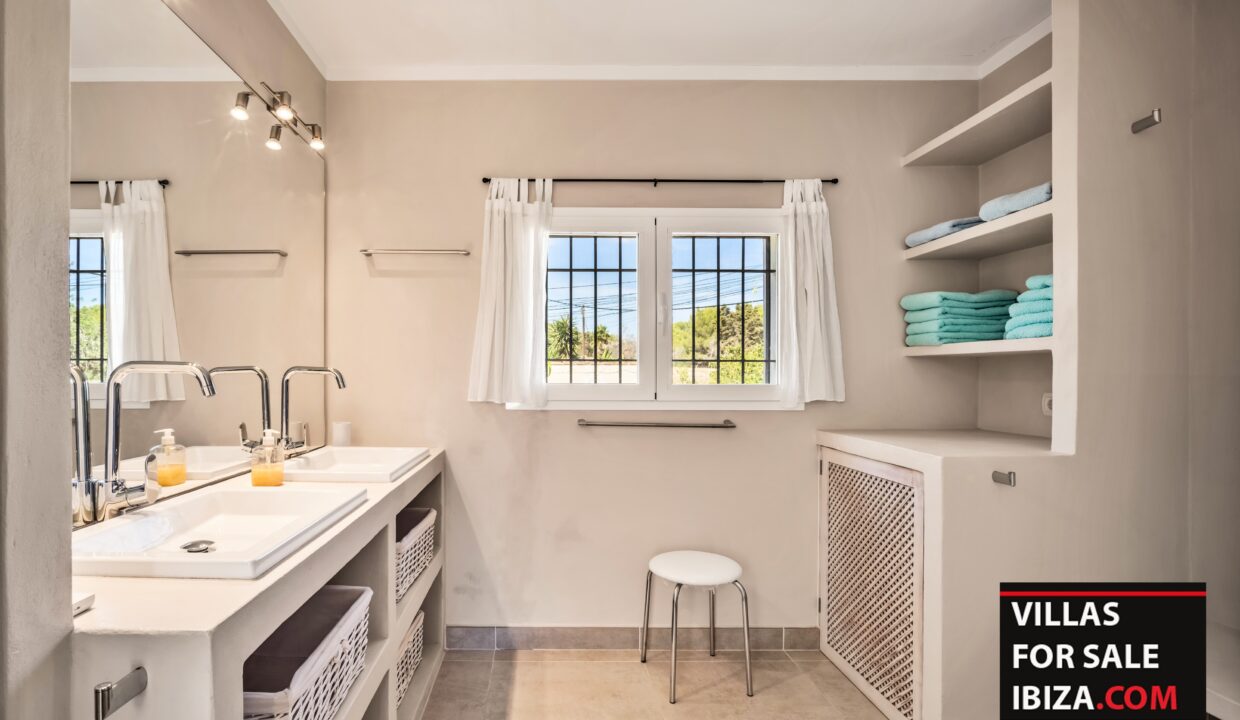 Villas For Sale Ibiza - Villa Palms Garden Santa Eulalia 16