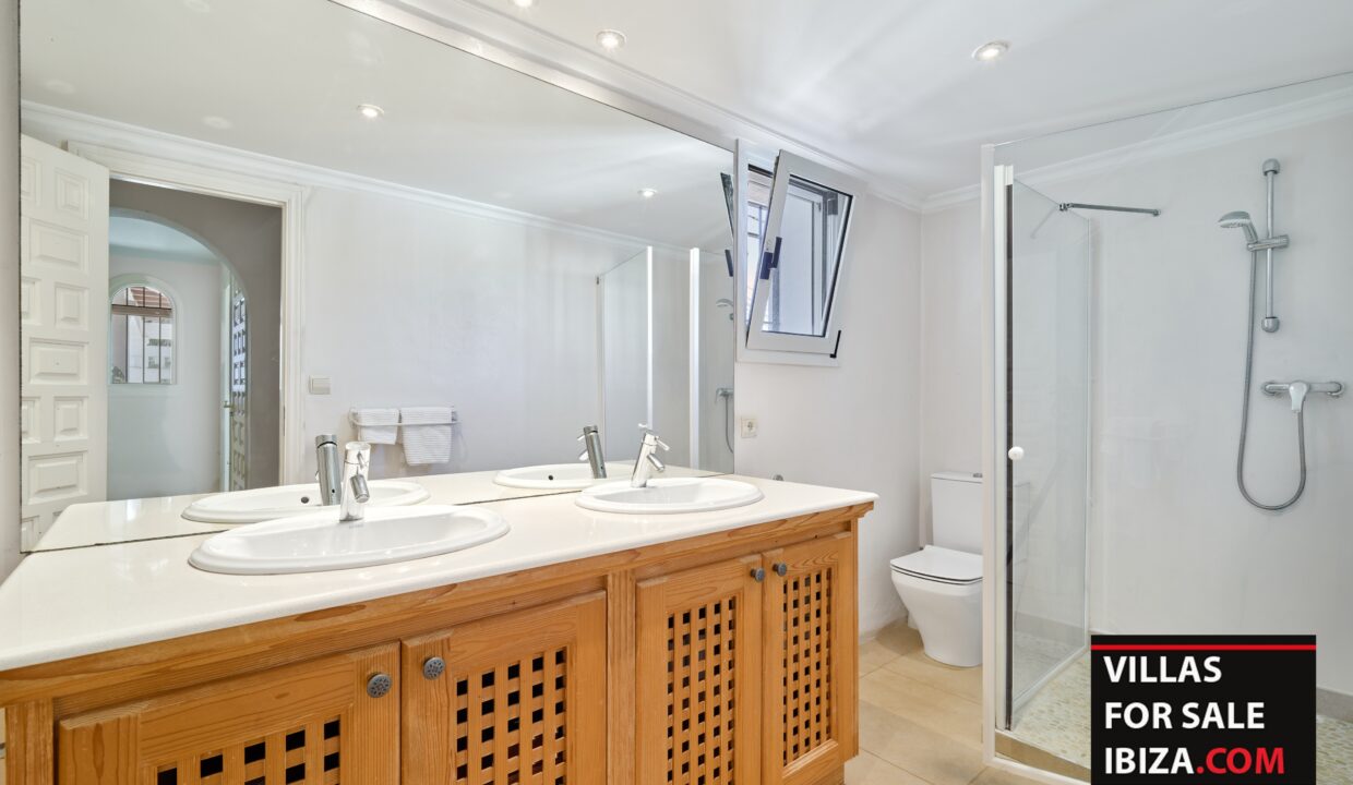 Villas For Sale Ibiza - Villa Palms Garden Santa Eulalia 23